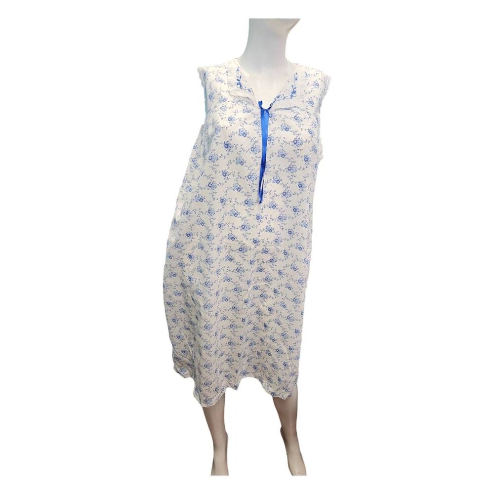 Simply Basic White Polyester/Cotton Floral Nightgown M